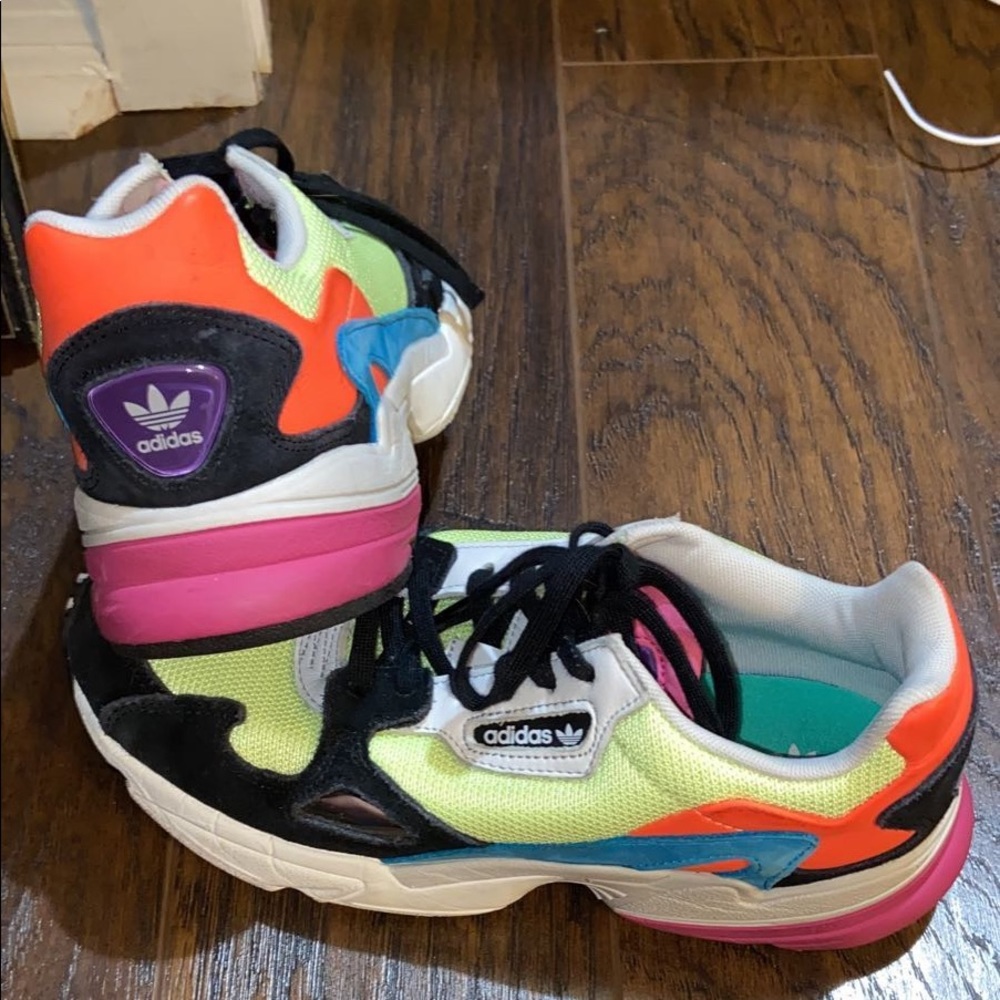 Adidas falcon sneaker